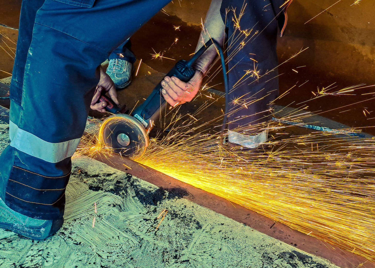 Tomáš Lubelec - Attention! Men at work Tomáš Lubelec - Attention! Men at work - 4th place Mensa International Photocup 2023, Theme: "Loud"